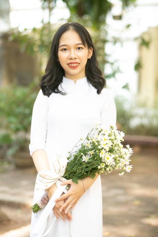 Nguyễn Thu Trang.jpg